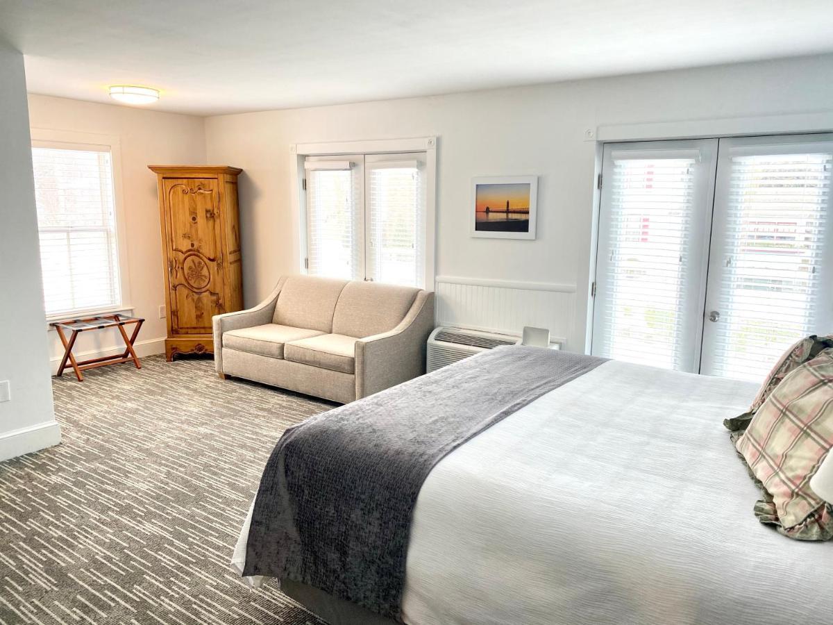 Harbor House Inn Grand Haven Room photo